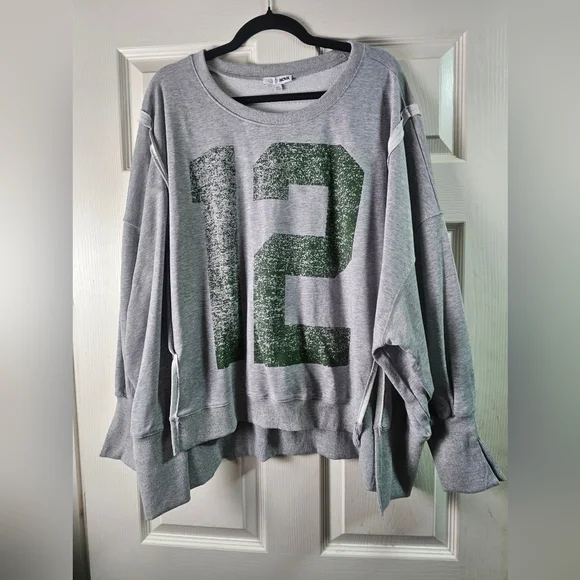 Fashion Nova Gray Oversized Crewneck Sweatshirt - Picture 2 of 5